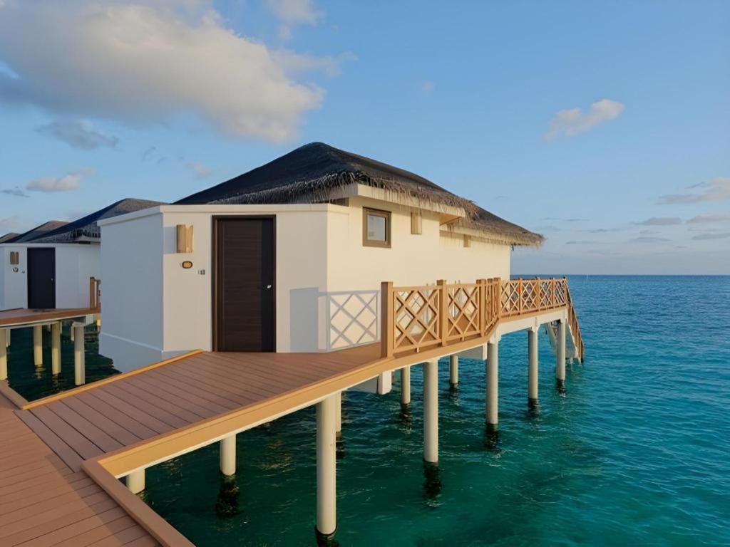 Angaga Island Resort And Spa Esterno foto
