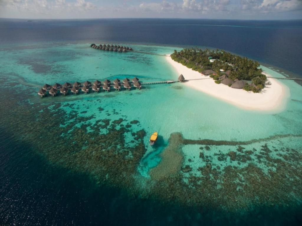 Angaga Island Resort And Spa Esterno foto