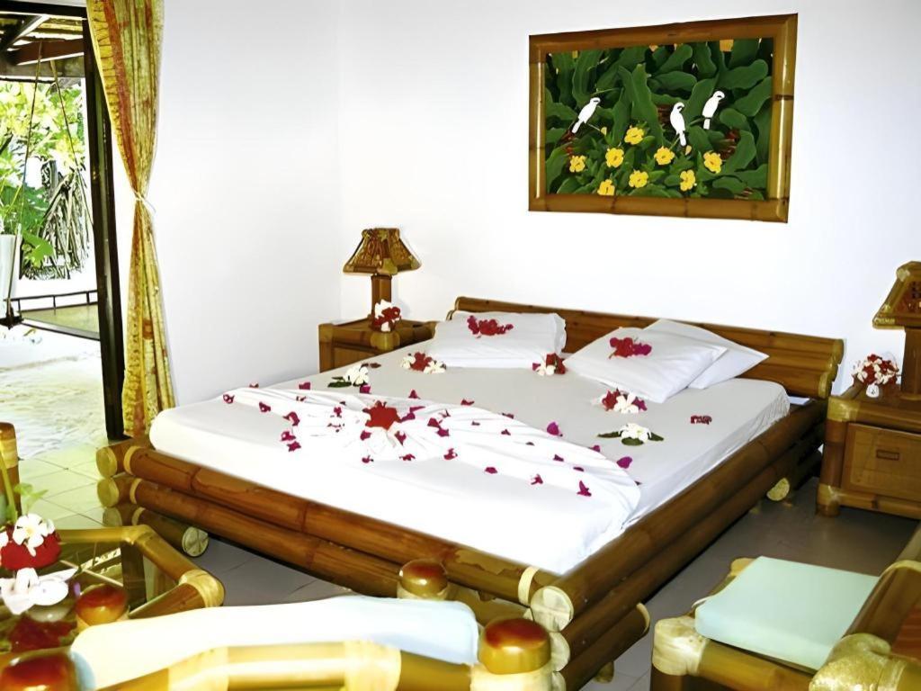 Angaga Island Resort And Spa Esterno foto