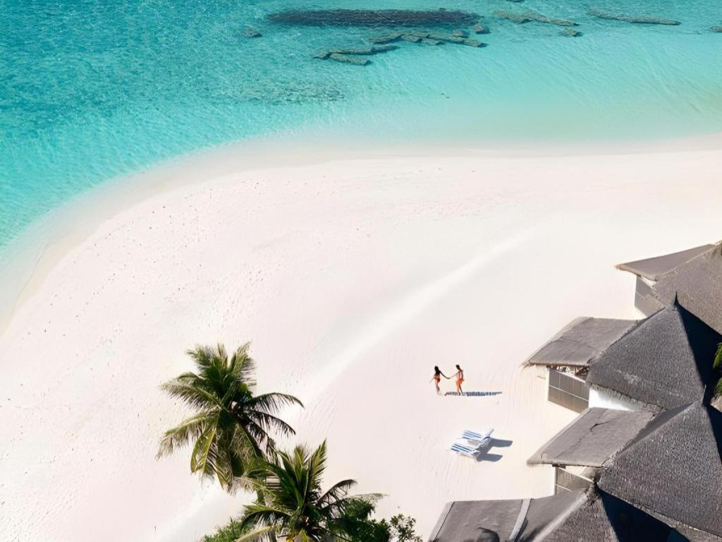 Angaga Island Resort And Spa Esterno foto