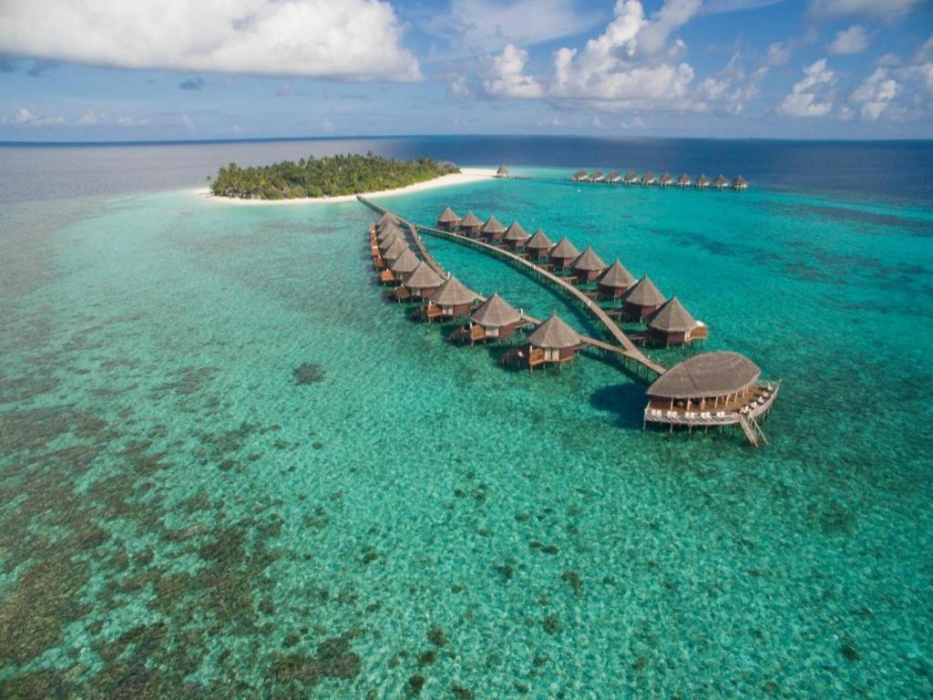 Angaga Island Resort And Spa Esterno foto