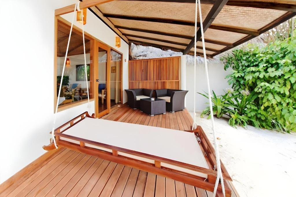 Angaga Island Resort And Spa Esterno foto