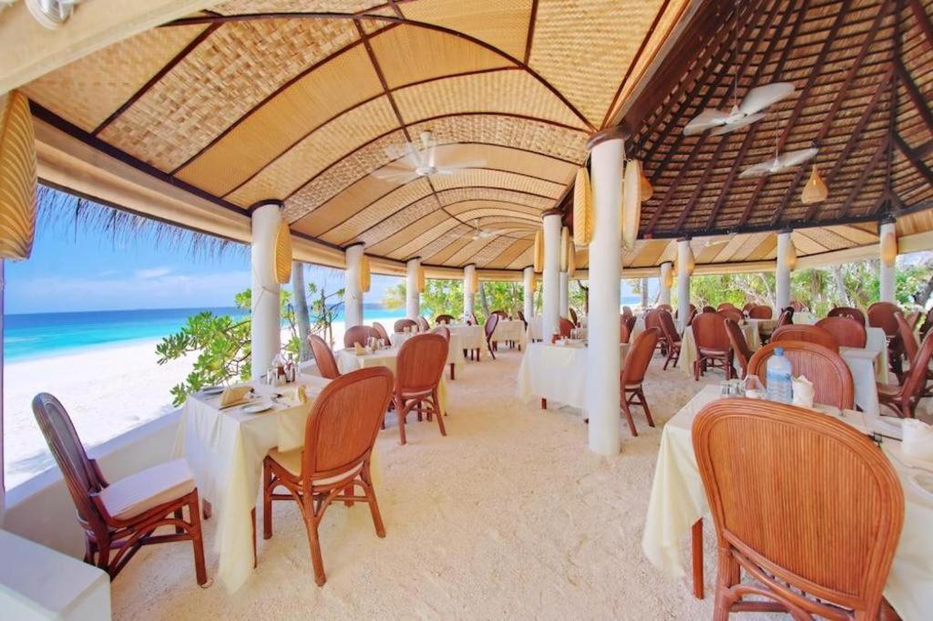 Angaga Island Resort And Spa Esterno foto