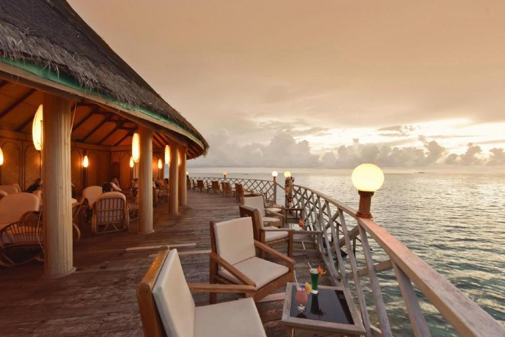Angaga Island Resort And Spa Esterno foto