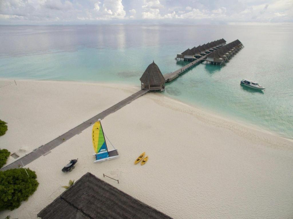 Angaga Island Resort And Spa Esterno foto
