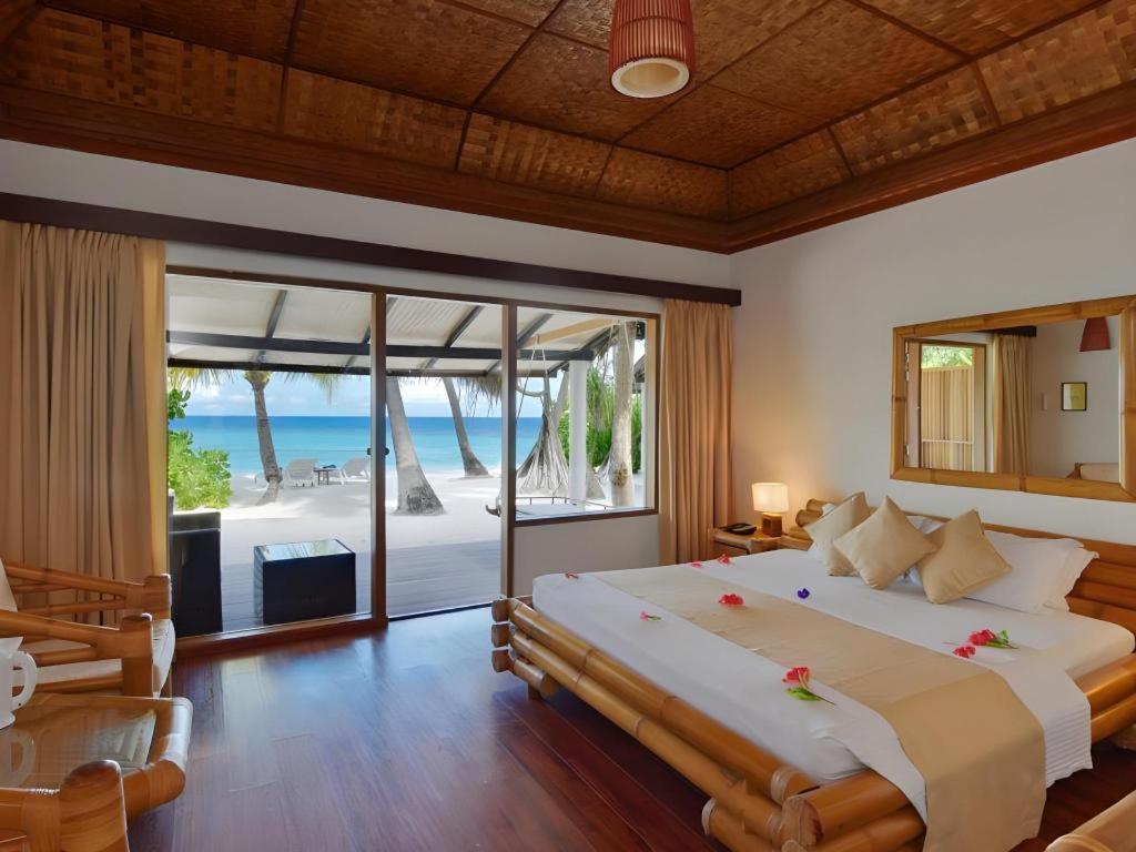Angaga Island Resort And Spa Esterno foto