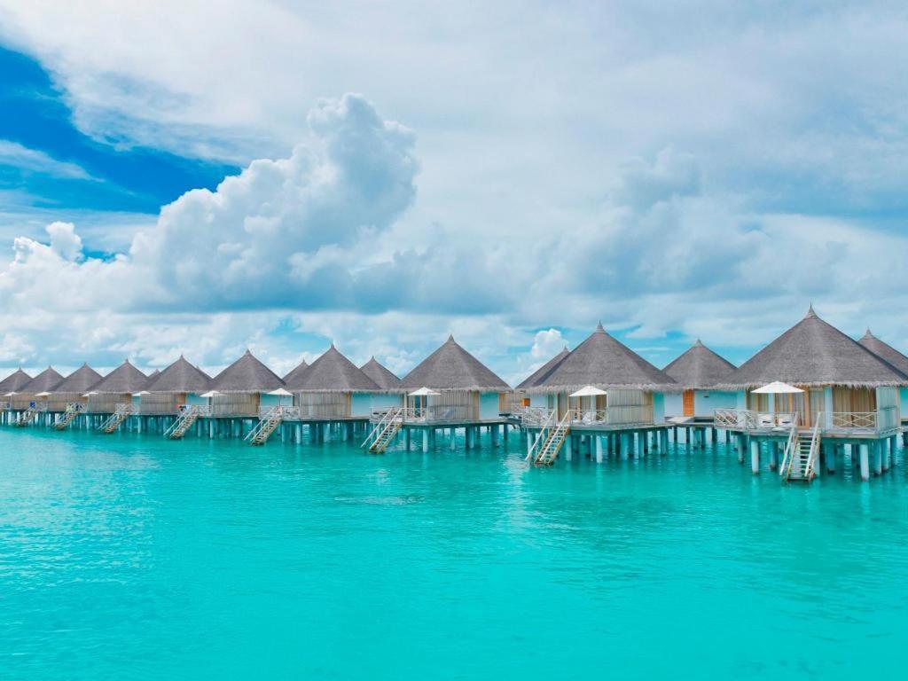 Angaga Island Resort And Spa Esterno foto