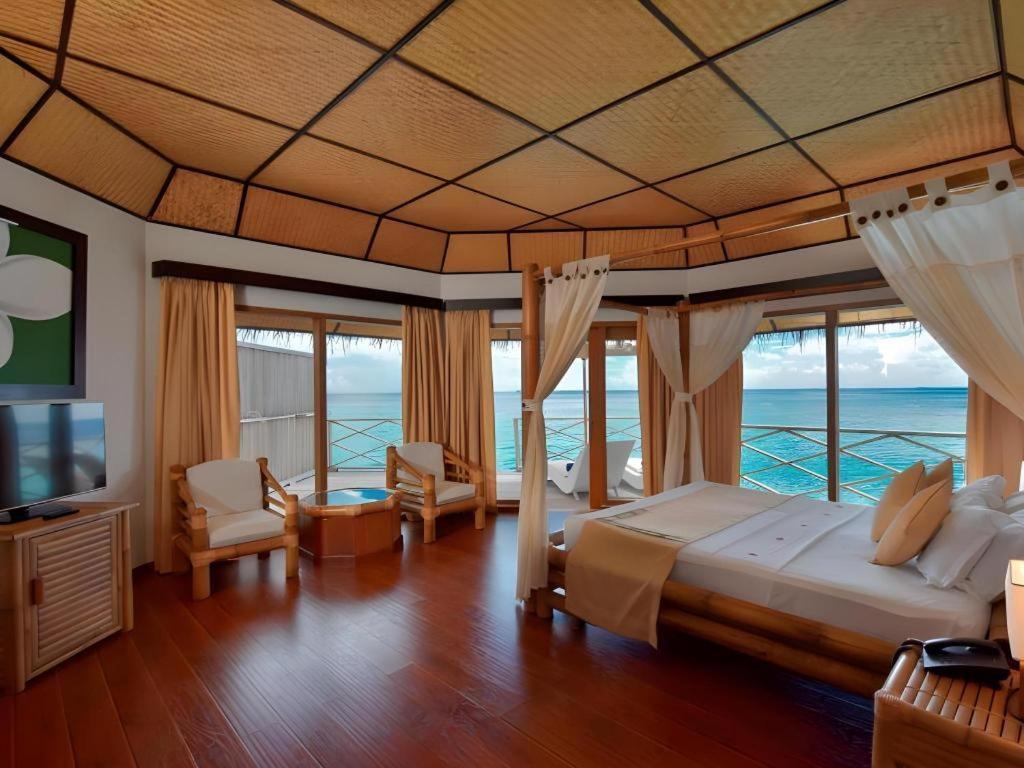Angaga Island Resort And Spa Esterno foto